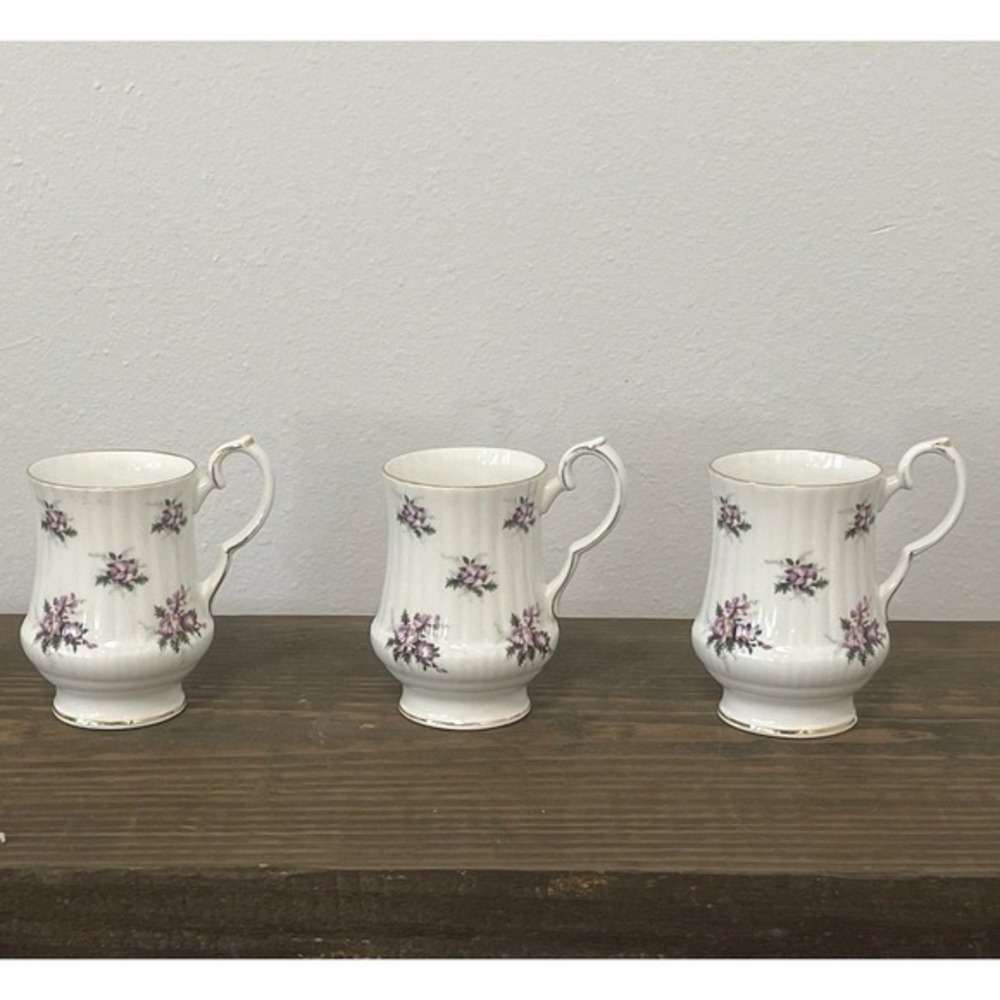 Royal Windsor Bone China Mugs Set of 3 Purple Floral Pattern Gold Rim England